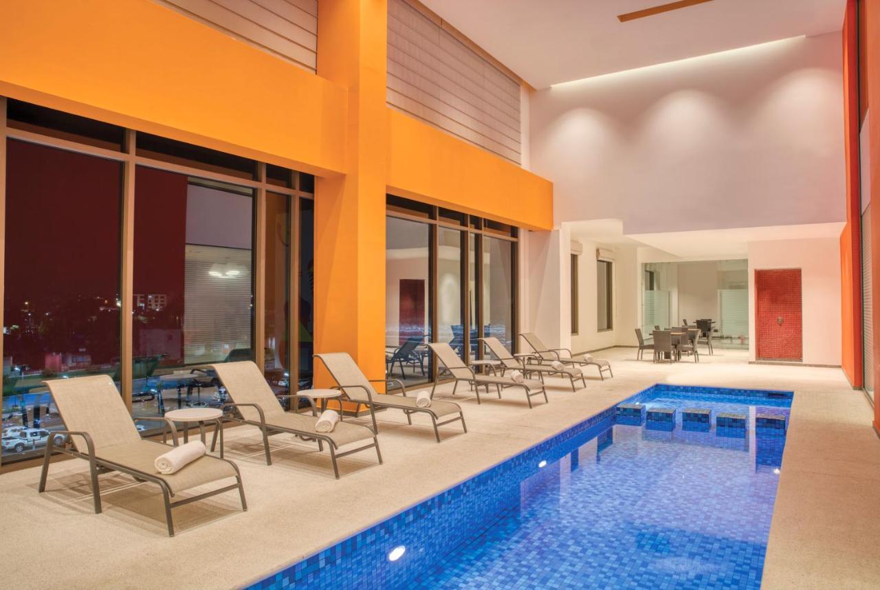 Fiesta Inn Express Puebla Explanada Εξωτερικό φωτογραφία