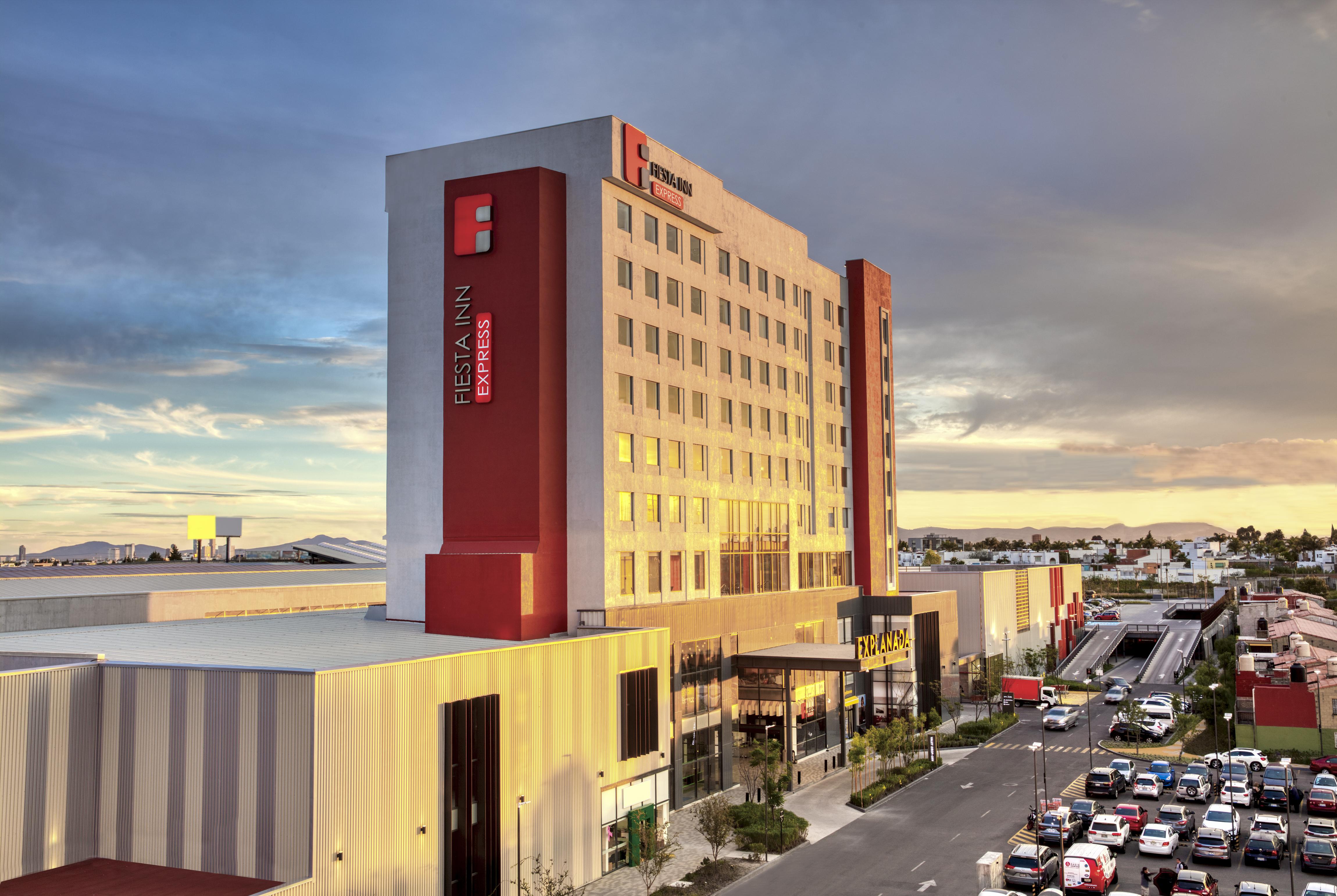 Fiesta Inn Express Puebla Explanada Εξωτερικό φωτογραφία