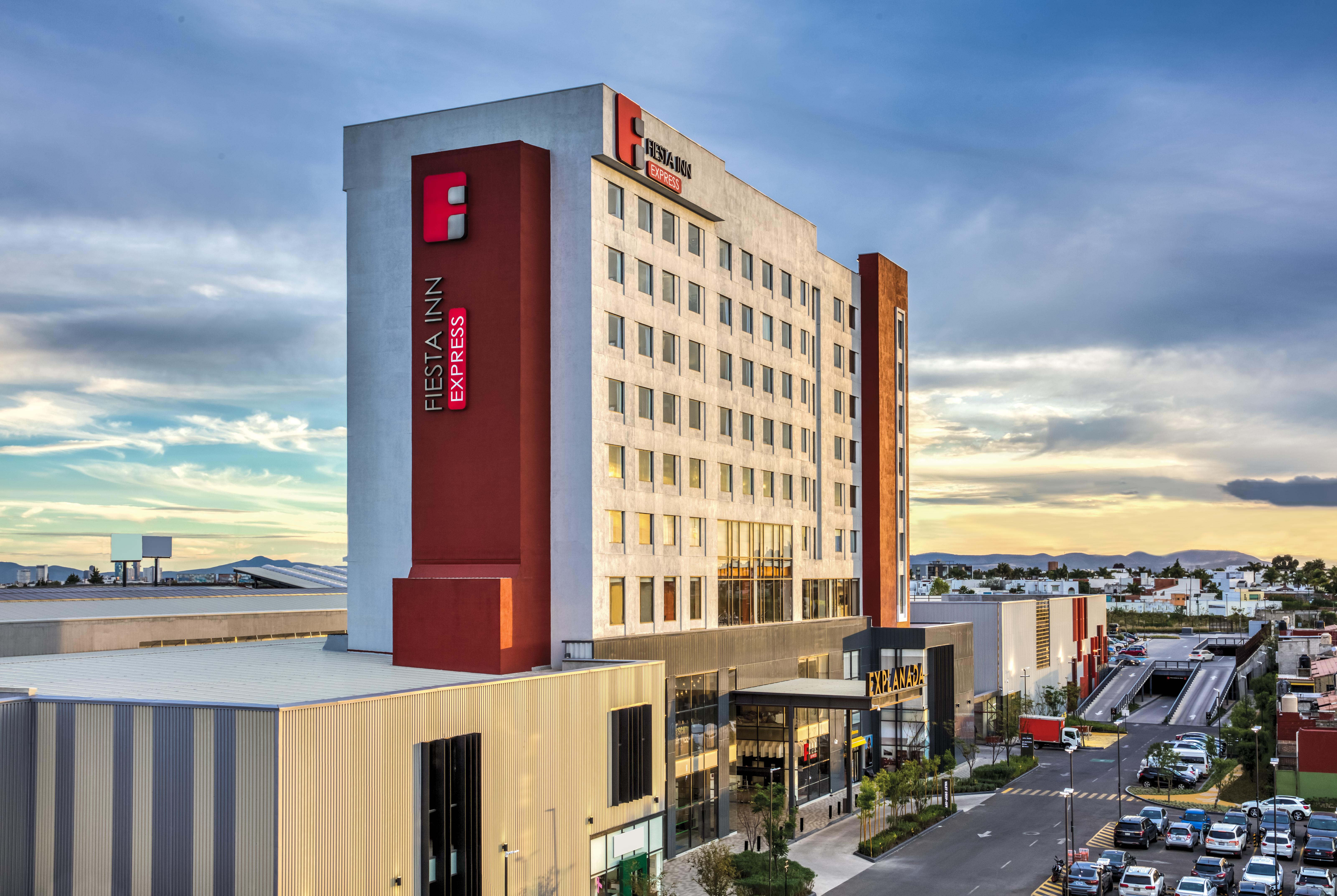 Fiesta Inn Express Puebla Explanada Εξωτερικό φωτογραφία