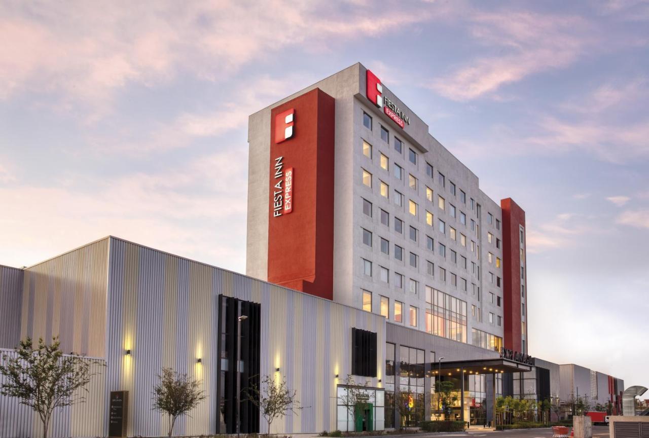 Fiesta Inn Express Puebla Explanada Εξωτερικό φωτογραφία